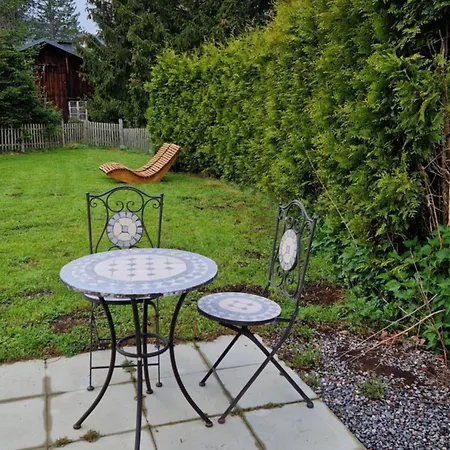 Klein Mit Garten