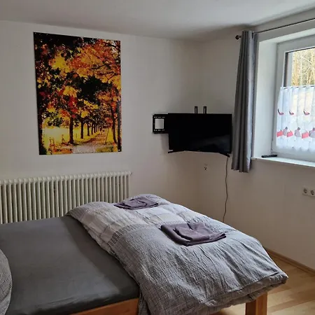 Klein Mit Garten Lägenhet